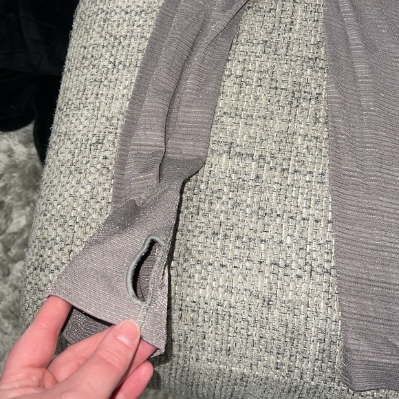 Athleta Shimmer Long Sleeve Scoop Back Shirt Thumb Holes Size XL Champagne Tan - Picture 2 of 7